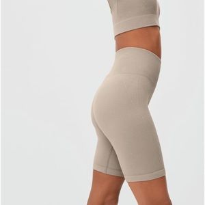 NWT Everlane The Seamless Bike Short